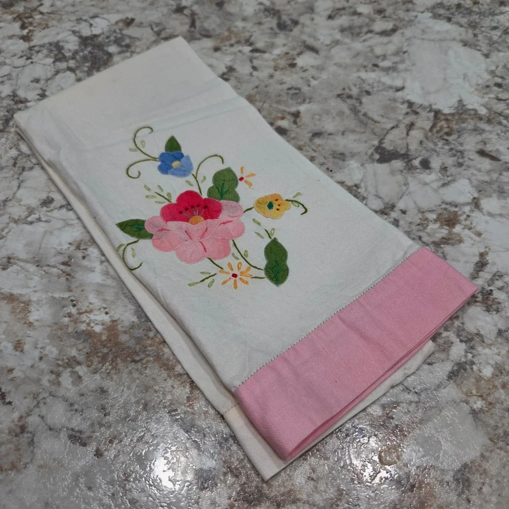 Vintage‎ Linen Tea Towel Pink Floral Hand Embroidered White Kitchen Decor